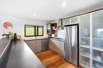 99 Spur Road, Stillwater