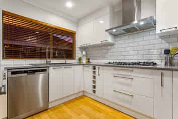 2/16 Amberwood Drive, Northpark