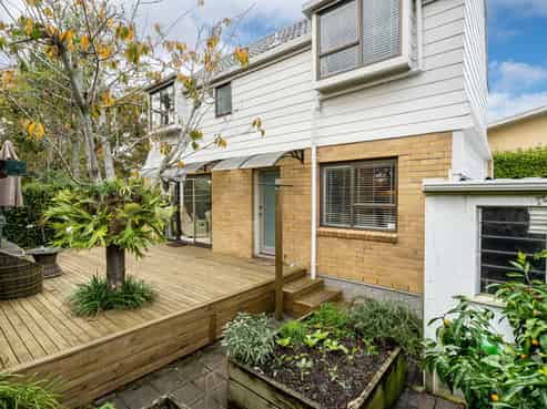 1/167 St Johns Road, Meadowbank