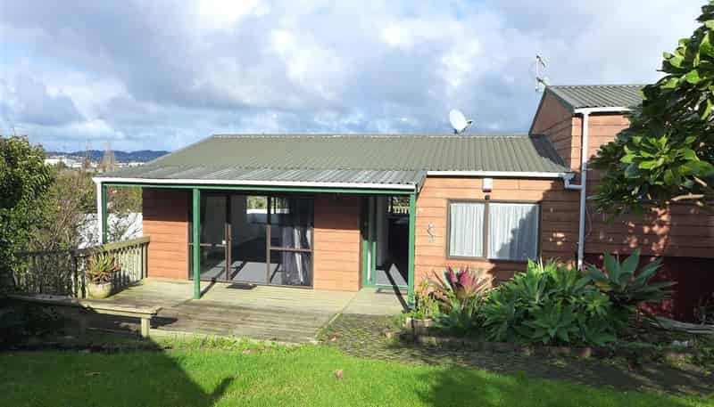 25 Miriam Corban Heights, Henderson