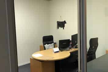 Well located Office on Great South Road!