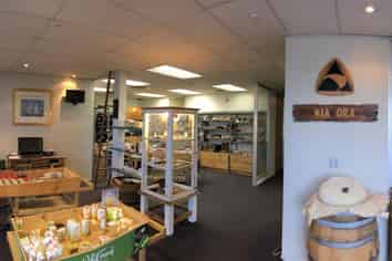 Well located split Retail, Warehouse & Office with