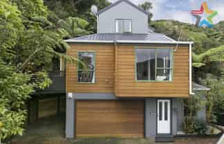 5A Parsons Glen, Karori