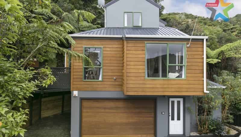5A Parsons Glen, Karori