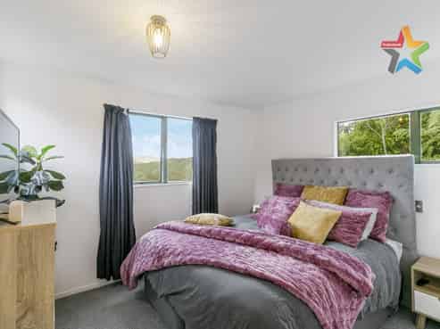 5A Parsons Glen, Karori