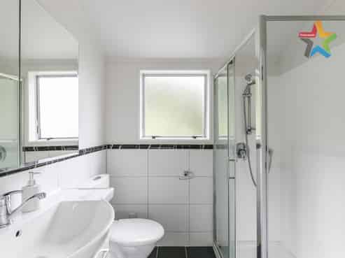 2A Percy Dyett Drive, Karori