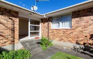 2/10 Athens Road, Onehunga