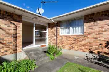 2/10 Athens Road, Onehunga