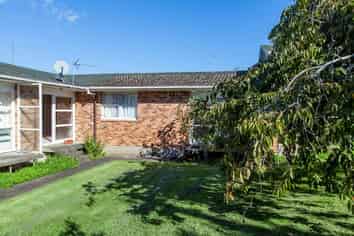 2/10 Athens Road, Onehunga