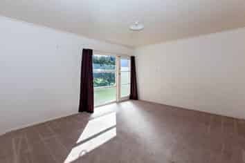 2/10 Athens Road, Onehunga