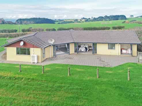 121 Brook Road, Awhitu