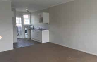 2/5a Wade Avenue, Onehunga