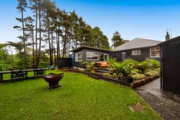 87 Paynters Avenue, Strandon