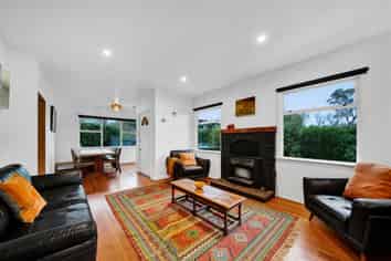 87 Paynters Avenue, Strandon