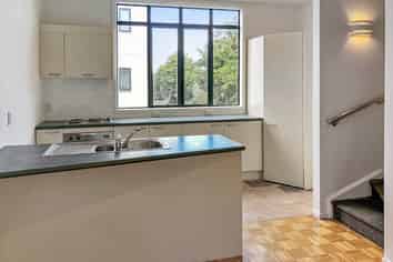 28/17 Lyon Avenue, Mount Albert