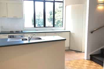 28/17 Lyon Avenue, Mount Albert