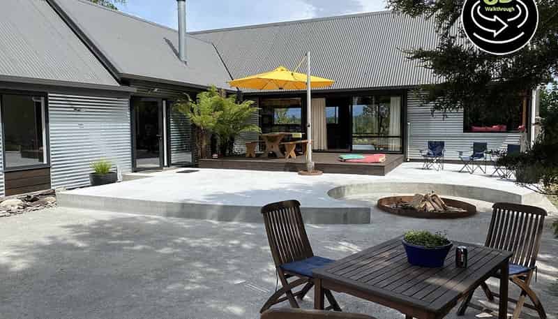 1946 Arnold Valley Road, 