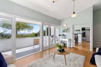 2 Pine Hill Crescent, Browns Bay