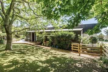 2 Pine Hill Crescent, Browns Bay