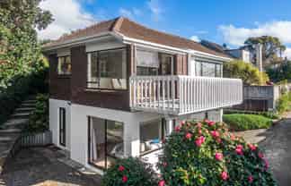 2/114 Ocean View Road, Northcote