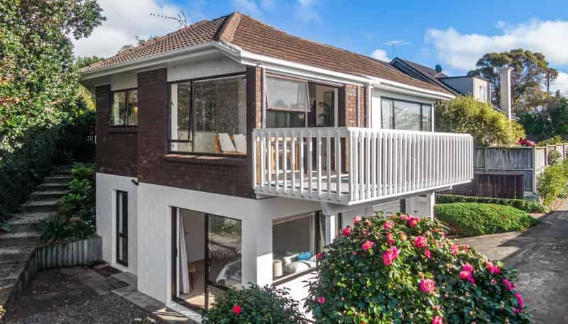 2/114 Ocean View Road, Northcote