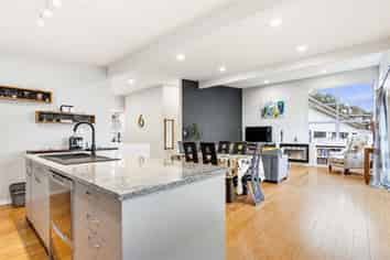 45A Sunset Road, Totara Vale