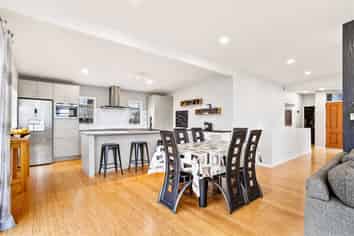 45A Sunset Road, Totara Vale