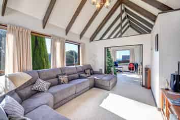 210A Larnach Road, Waverley