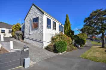 210A Larnach Road, Waverley