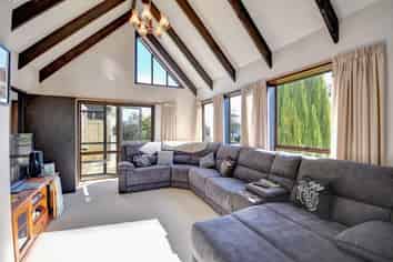 210A Larnach Road, Waverley