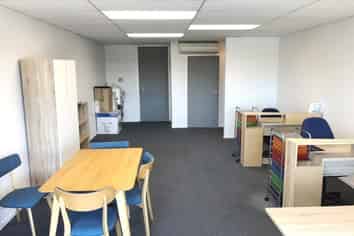 Modern Office 50 m2 Addington