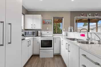 23 Silverstone Place, Henderson