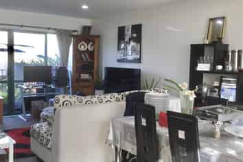 18/1 Briar way, New Lynn