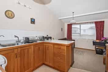 3/121 Kamo Road, Kensington