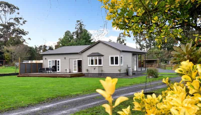 8 Lucien Place, Whitikahu