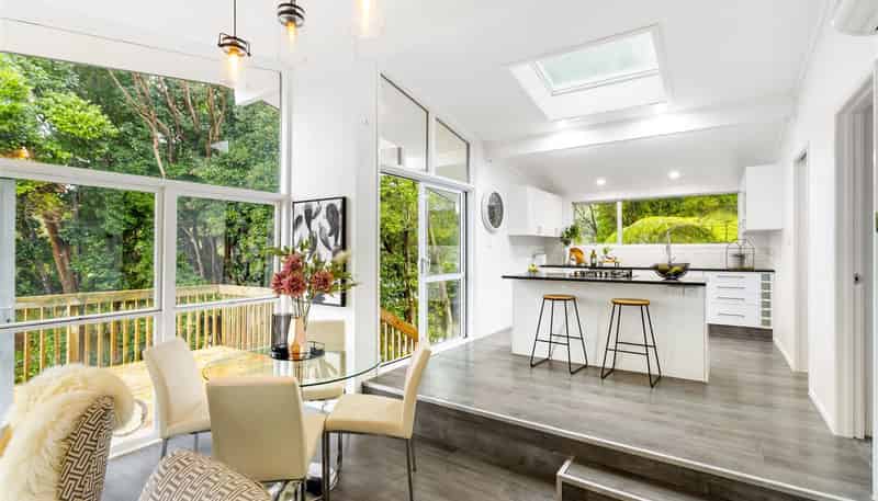 10 Wirihana Road, Titirangi