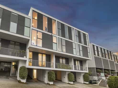 82 Fisher-Point Drive, Freemans Bay