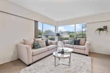 2/4 Yarra Place, Botany Downs