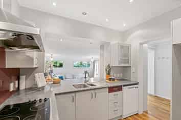 5 Bathurst Street, Silverstream