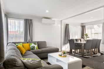 2 Kivell Close, Mangere East