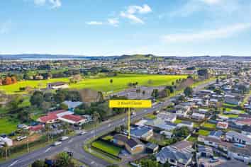 2 Kivell Close, Mangere East