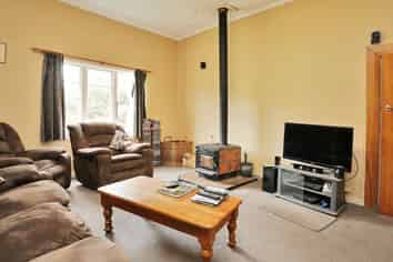 898 Bluff Highway, Clifton