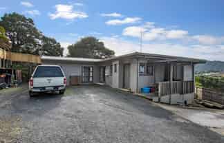 250 Western Hills Drive, Avenues