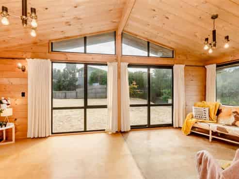 10 Toroa Road, Otaihanga