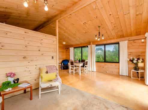 10 Toroa Road, Otaihanga