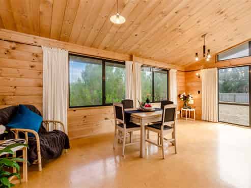 10 Toroa Road, Otaihanga