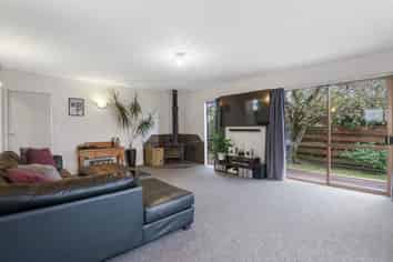 34 Arnold Grove, Paraparaumu Beach