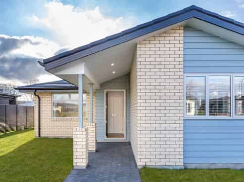 8 Bastille Court, Rangatira Park