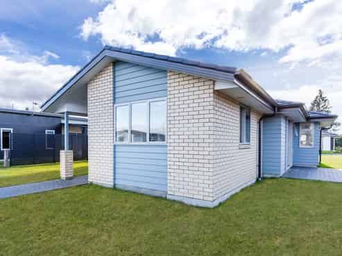 8 Bastille Court, Rangatira Park