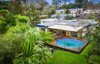 68 Woodside Road, Massey